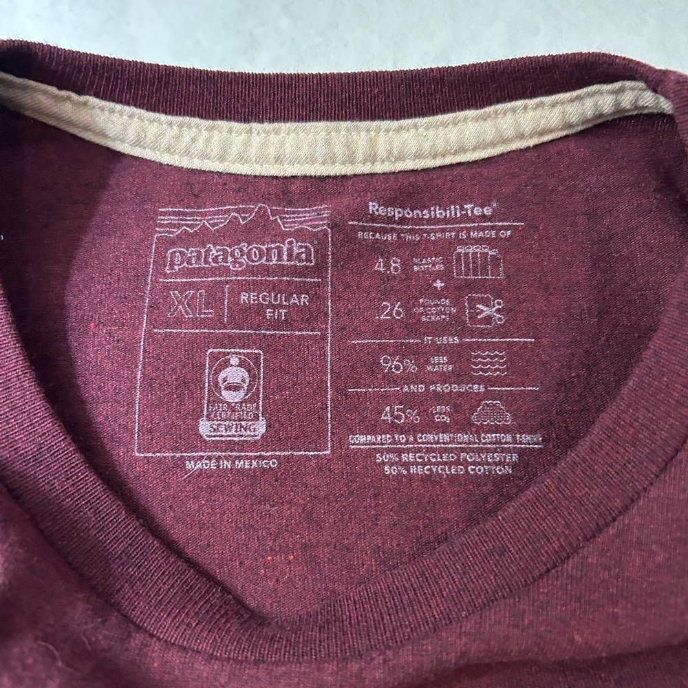 PATAGONIA Men's Line Logo Ridge Pocket Responsibili- Tee Barn Red‎ XL - Picture 5 of 10